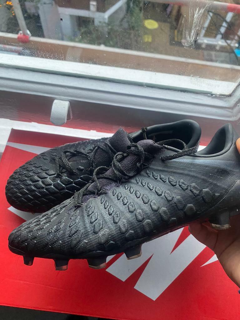 black hypervenom football boots